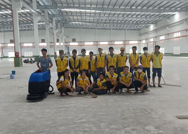 Nhân lực thi công vệ sinh