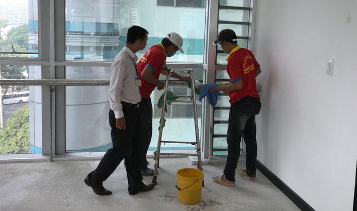 Vệ sinh công nghiệp nhân viên vệ sinh