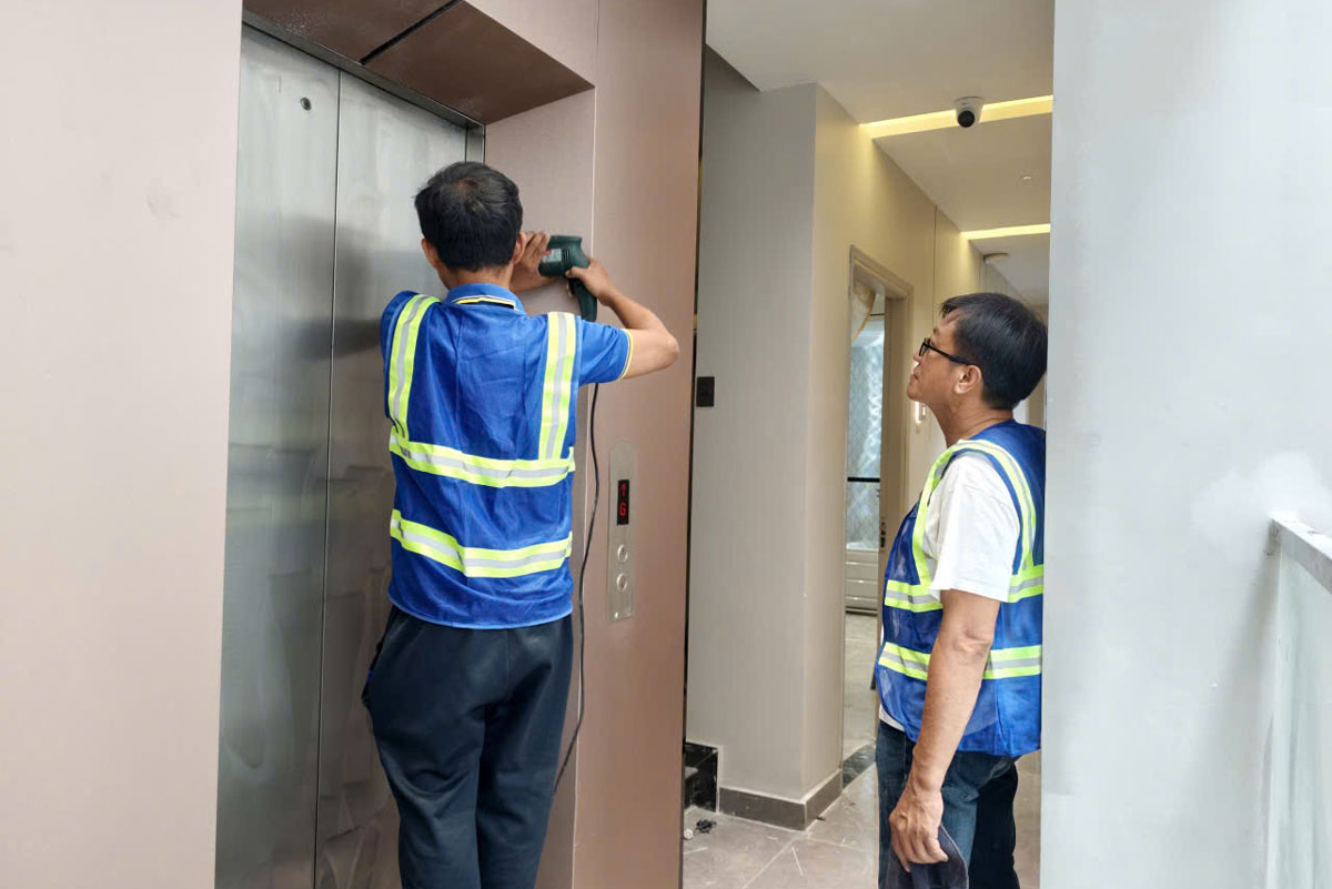 đánh bóng thang máy chuyên nghiệp